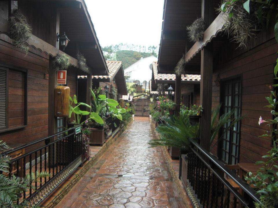 Cabanas Valle Verde Moya  Luaran gambar